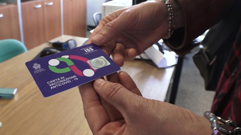 Москва надеется на ускорение признания коронавирусных сертификатов с ЕС