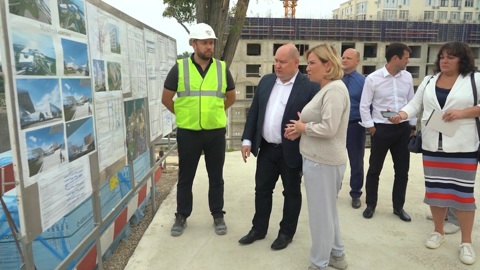 Ольга Любимова посетила строительство нового культурного комплекса в Севастополе
