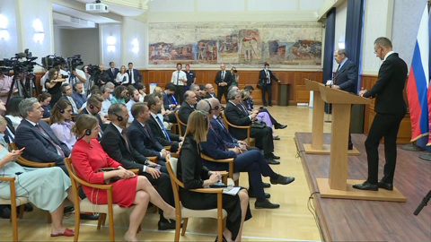 Производство "Спутника V" и русофобская акция: о чем говорил Лавров в Венгрии