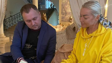 Анастасия Волочкова подает в суд на авторов ее интимного фото