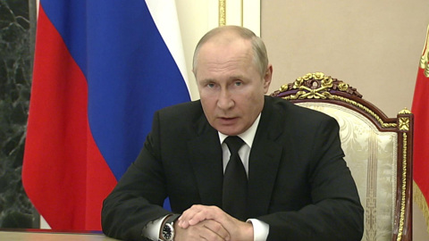 Путин объявил минуту молчания в память о погибшем главе МЧС Зиничеве