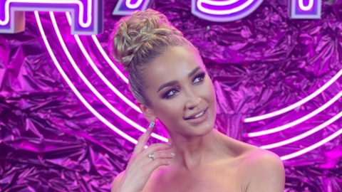 Бузова заявила, что ложится в больницу и покидает Instagram