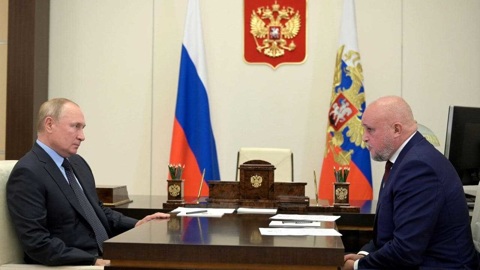 Путин провел встречу с губернатором Кемеровской области