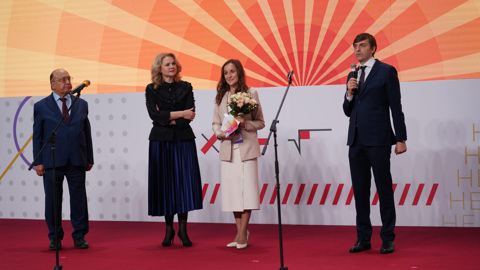 Победителем конкурса "Учитель года России-2021" стала Екатерина Костылева