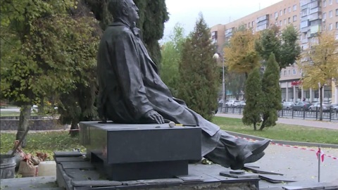 На родине Георгия Свиридова завершается реставрация памятника композитору
