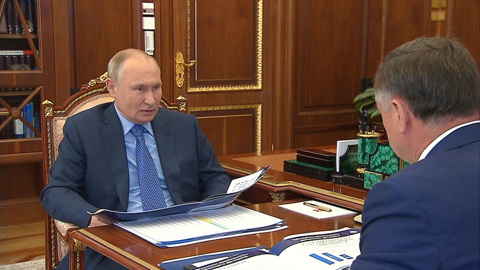 Путин призвал повышать безопасность дорожного движения