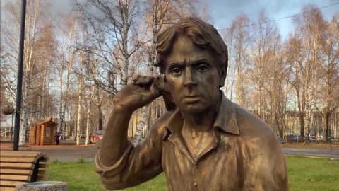 Памятник писателю Фёдору Абрамову открыли в Архангельской области