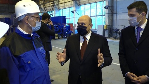 Мишустин пообщался с сотрудниками "Балткрана"