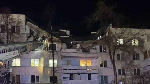 Взрыв пятиэтажки: обломки долетели до проезжей части