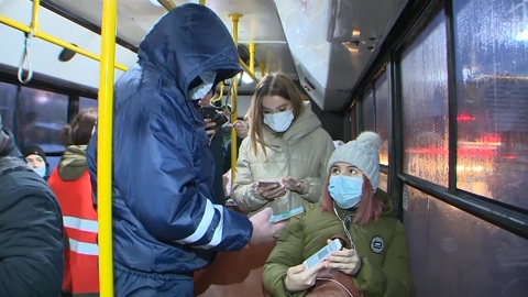 Страсти вокруг введения QR кодов в общественном транспорте в Казани продолжаются