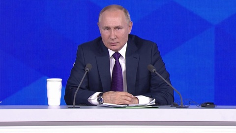 Владимир Путин ответил на вопросы об экстремизме и оскорблении чувств