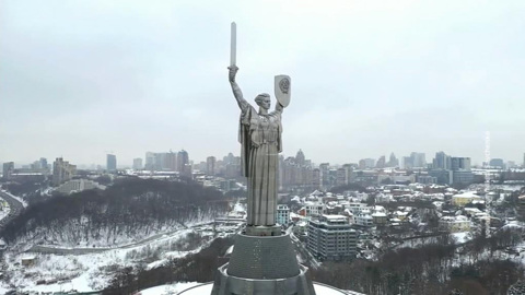 Таблоиды переписывают заголовки, но за фейки не извиняются