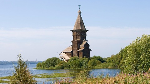 В Карелии восстановят сгоревший деревянный храм XVIII века
