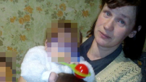 Пьяные родители едва не уморили близнецов голодом