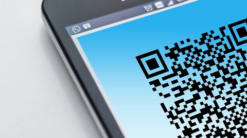 В Москве и Санкт-Петербурге отменили QR-коды