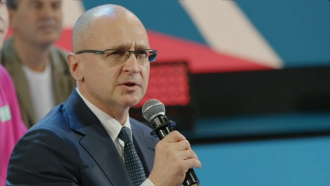 Кириенко: артисты хотят выступать перед частями на Украине, но Минобороны не разрешает