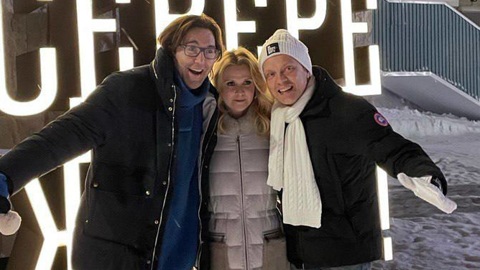 "Счастье есть": Малахов поздравил школьного друга DJ Грува с 50-летием