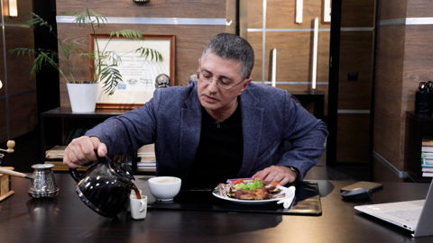 "Дар божий": Мясников назвал напиток, содержащий тысячу полезных веществ