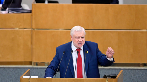 Миронов предложил запретить мигрантам работать в сфере общественного транспорта