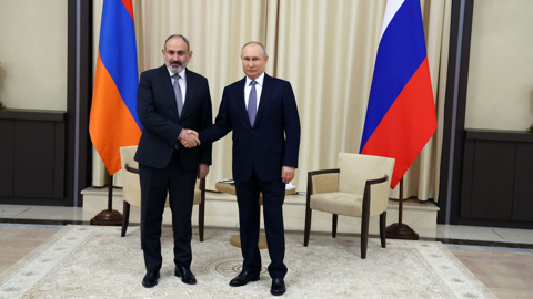 Почетный караул, вода и мороженое: как прошла встреча Путина и Пашиняна
