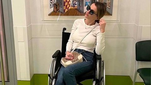 Женя Малахова вынуждена передвигаться на инвалидной коляске
