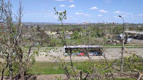 На территории "Азовстали" может оставаться более 500 гражданских лиц