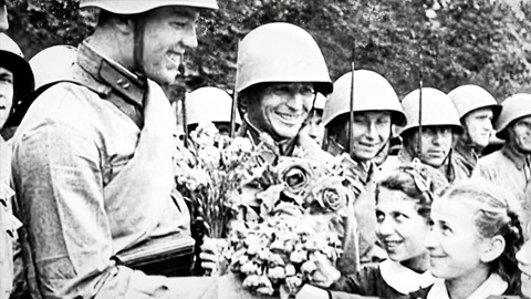 "Бессмертный полк": сенаторы поделились историями своих героев