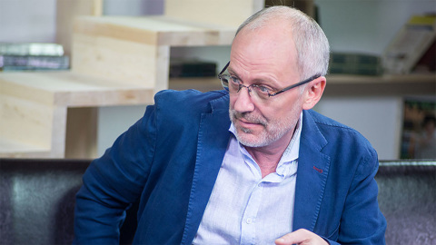 Александр Гордон обвенчался с 20-летней арфисткой