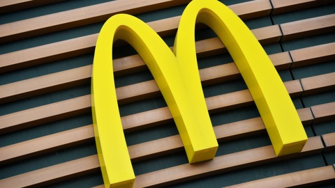 McDonald’s ушел, но закупаться в России не перестал