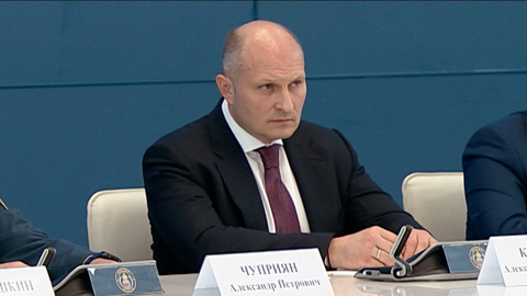 "Не карьерист, а служака": Путин представил нового главу МЧС