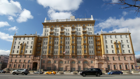 Более 250 тыс. москвичей за пять дней проголосовали за название площади у посольства США