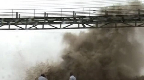 Тайфун "Соулик" слабеет, но Китай ждут ливни и наводнения
