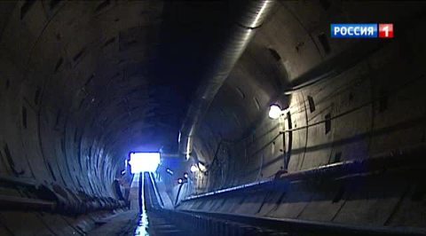 Москва прячет тубы и провода