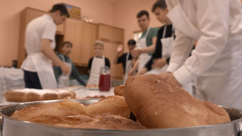 Кулинарные курсы для мальчиков открыли в челябинской школе