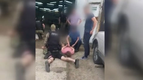 Благовещенские полицейские задержали двоих курьеров – пособников мошенников
