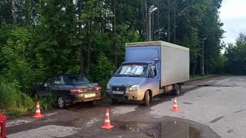В Йошкар-Оле 18-летняя девушка без водительских прав сбила мужчину