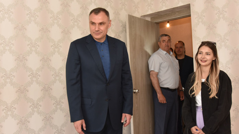 120 детей-сирот из Йошкар-Олы получили ключи от квартир в новостройке
