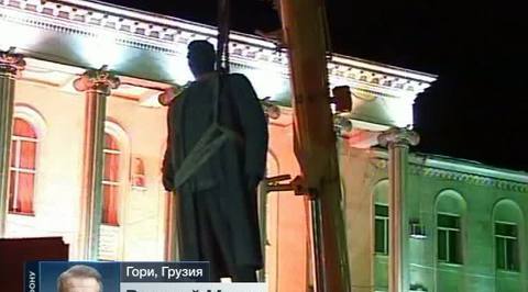 Земляки Сталина намерены вернуть монумент любимому вождю