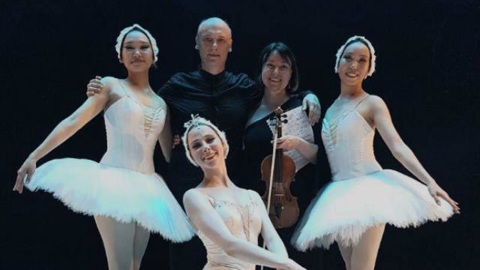 Балерина из Донецка дебютировала в "Лебедином озере" в Иркутске