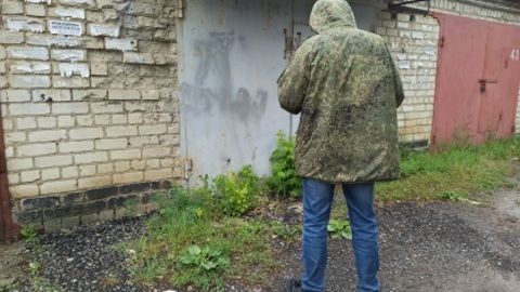 Тело 51-летнего мужчины было обнаружено в гараже в салоне автомобиля под Саратовом