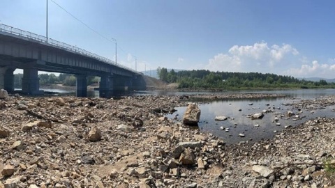 В Тынде при попытке переплыть реку утонул 11-летний мальчик