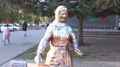 Благовещенцы собирают средства на реставрацию скульптуры "Снегурочки"
