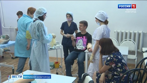 В Новгородском медицинском колледже проходит летняя смена для школьников "Мир медицины"