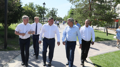 За три года в Волгограде отремонтируют 150 дворов