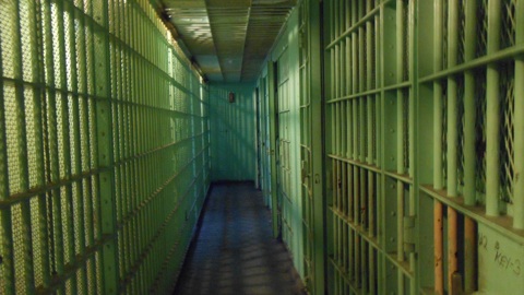 В Новосибирске суд отправил за решетку пару за жестокое убийство пожилого таксиста