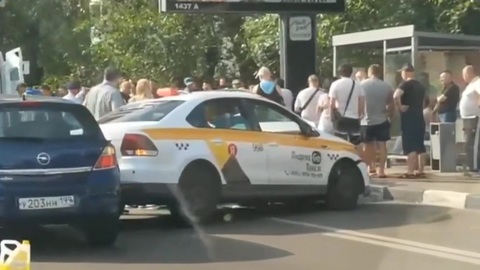 В Люберцах каршеринговая машина сбила троих человек
