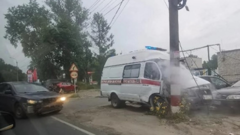 В Нижегородской области в ДТП со скорой помощью пострадал фельдшер