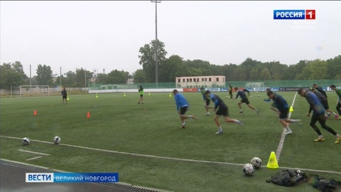 Новгородский футбольный клуб "Электрон" продолжает готовиться к началу сезона второй Футбольной национальной лиги