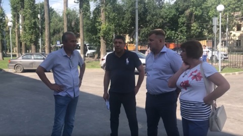 Ход работ по ремонту школ проверил Андрей Марусов