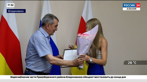 Сергей Меняйло встретился с участниками блог-тура "Твоя Осетия"
